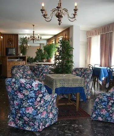 Aurora Hotel 2*